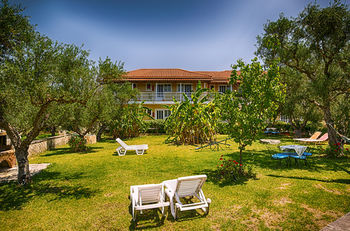 Artemis Studios And Apartments Psarou  ภายนอก รูปภาพ